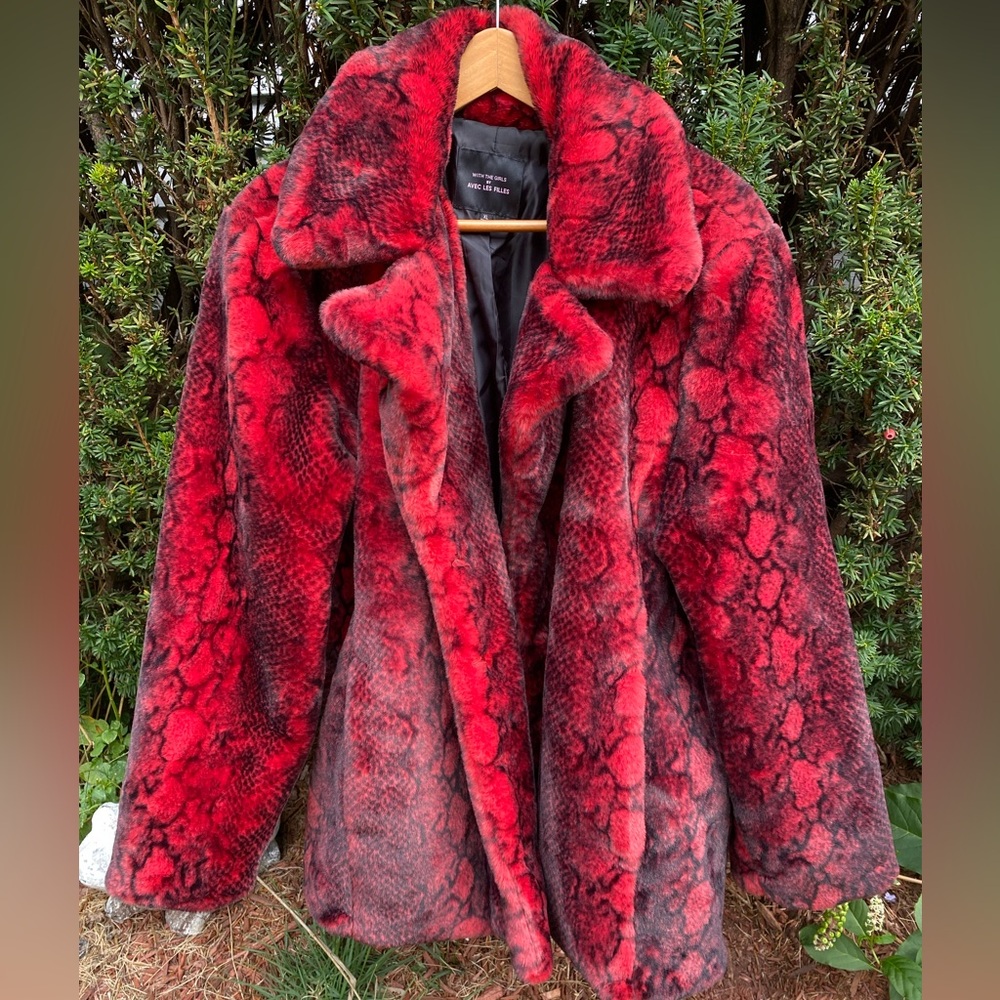Avec Les Filles Women's Sz XL Faux Fur Coat Black / Red